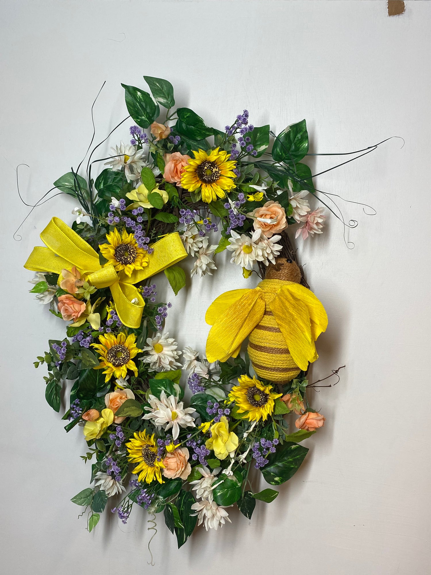 Bumble bee wreath, Bumble bee decor, Spring/summer wreath