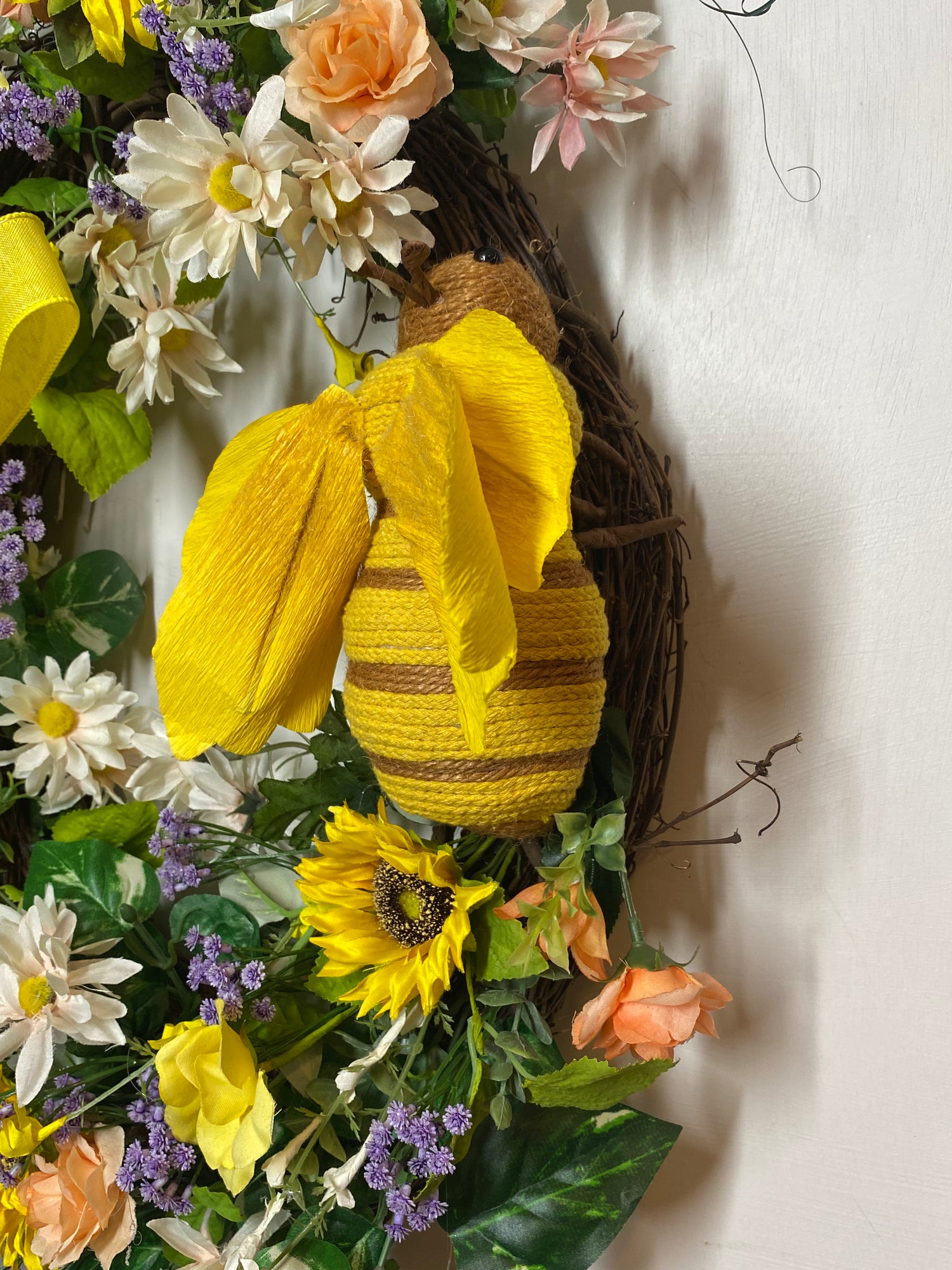 Bumble bee wreath, Bumble bee decor, Spring/summer wreath