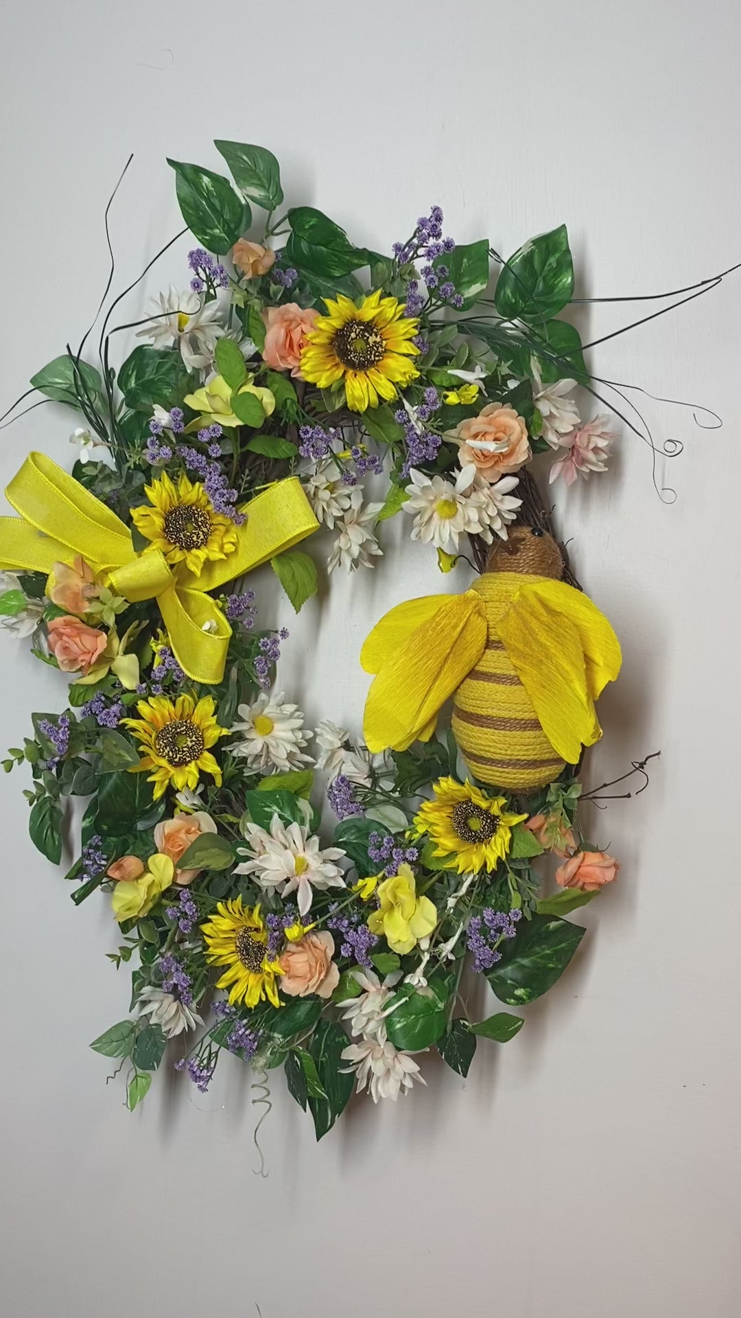 Bumble bee wreath, Bumble bee decor, Spring/summer wreath